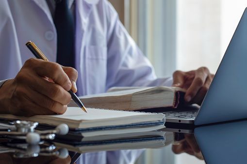 Populasi Penelitian Terbatas dan Tidak Terbatas: Perbedaan dan Contohnya